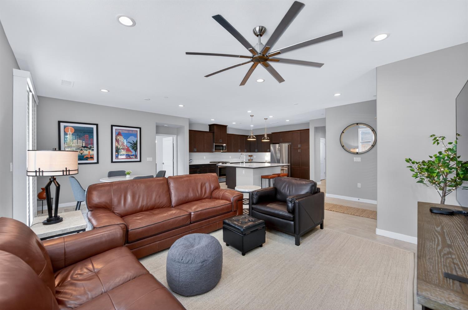 4185 Ryan Lane Madera, CA 93636 - Photo 21 of 63 a living room with furniture