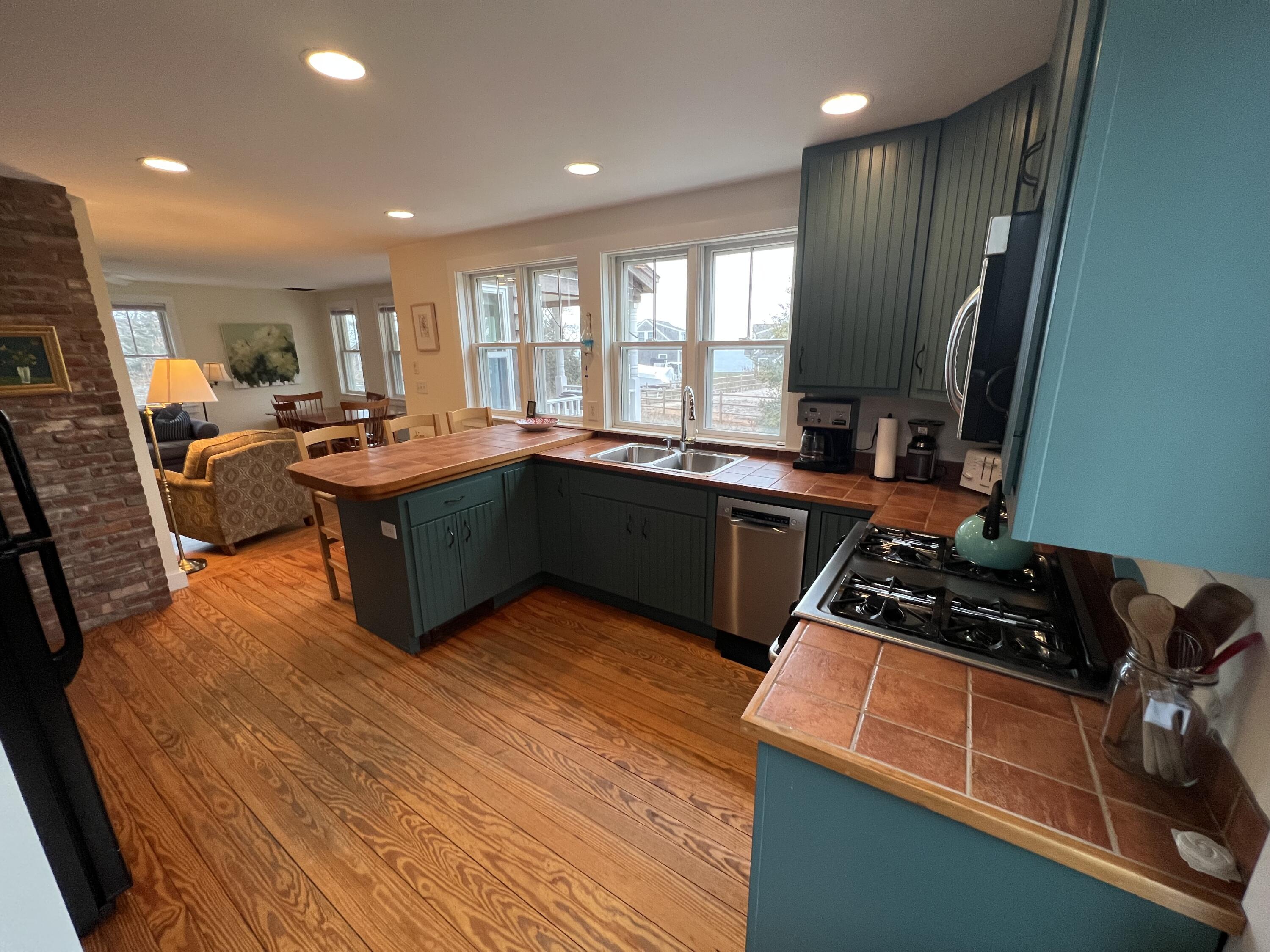 4 Fowler Avenue Edgartown, MA 02539 - Photo 12 of 23 kitchenbest