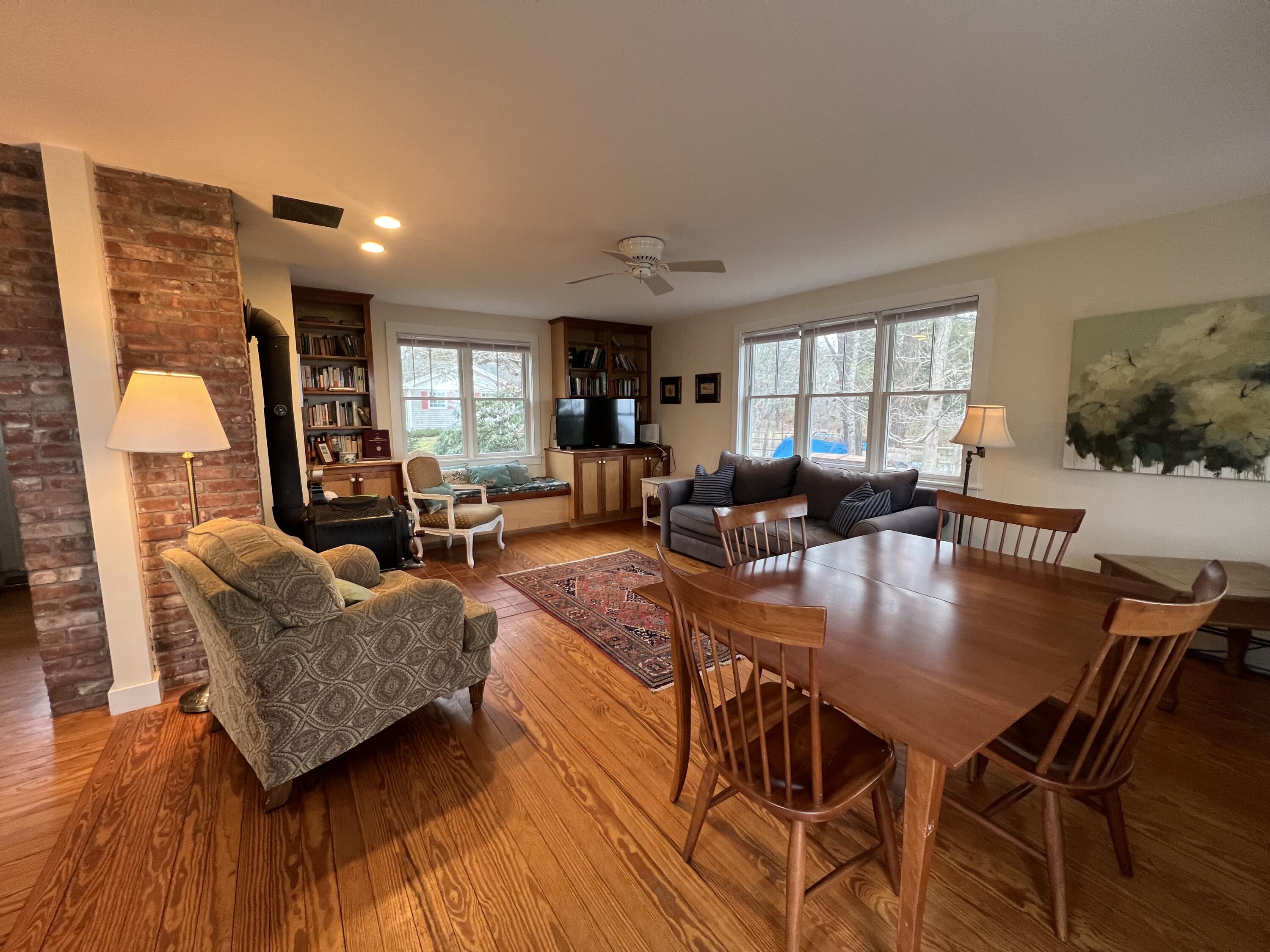 4 Fowler Avenue Edgartown, MA 02539 - Photo 8 of 23 living2