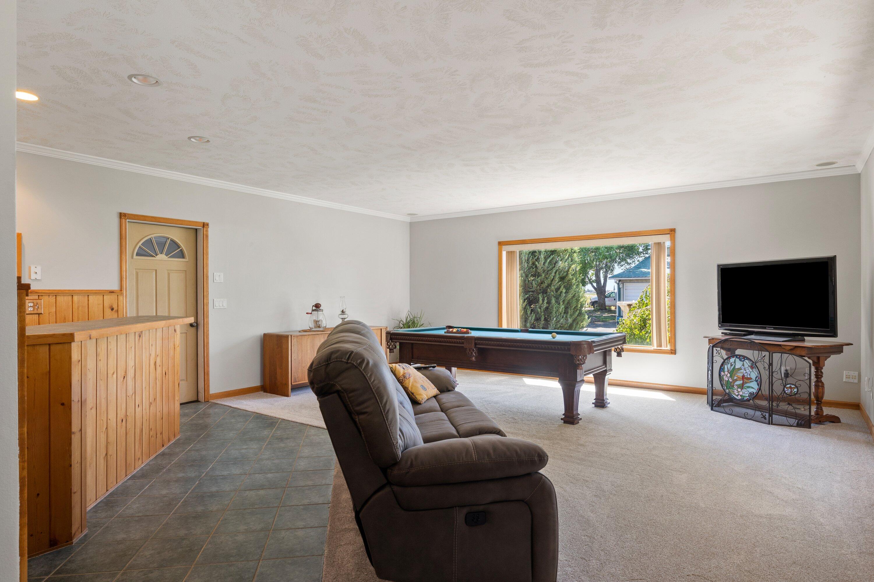 26100 Horsell Road Bend, OR 97701 - Photo 12 of 48 26100 Horsell Rd. Rec Room