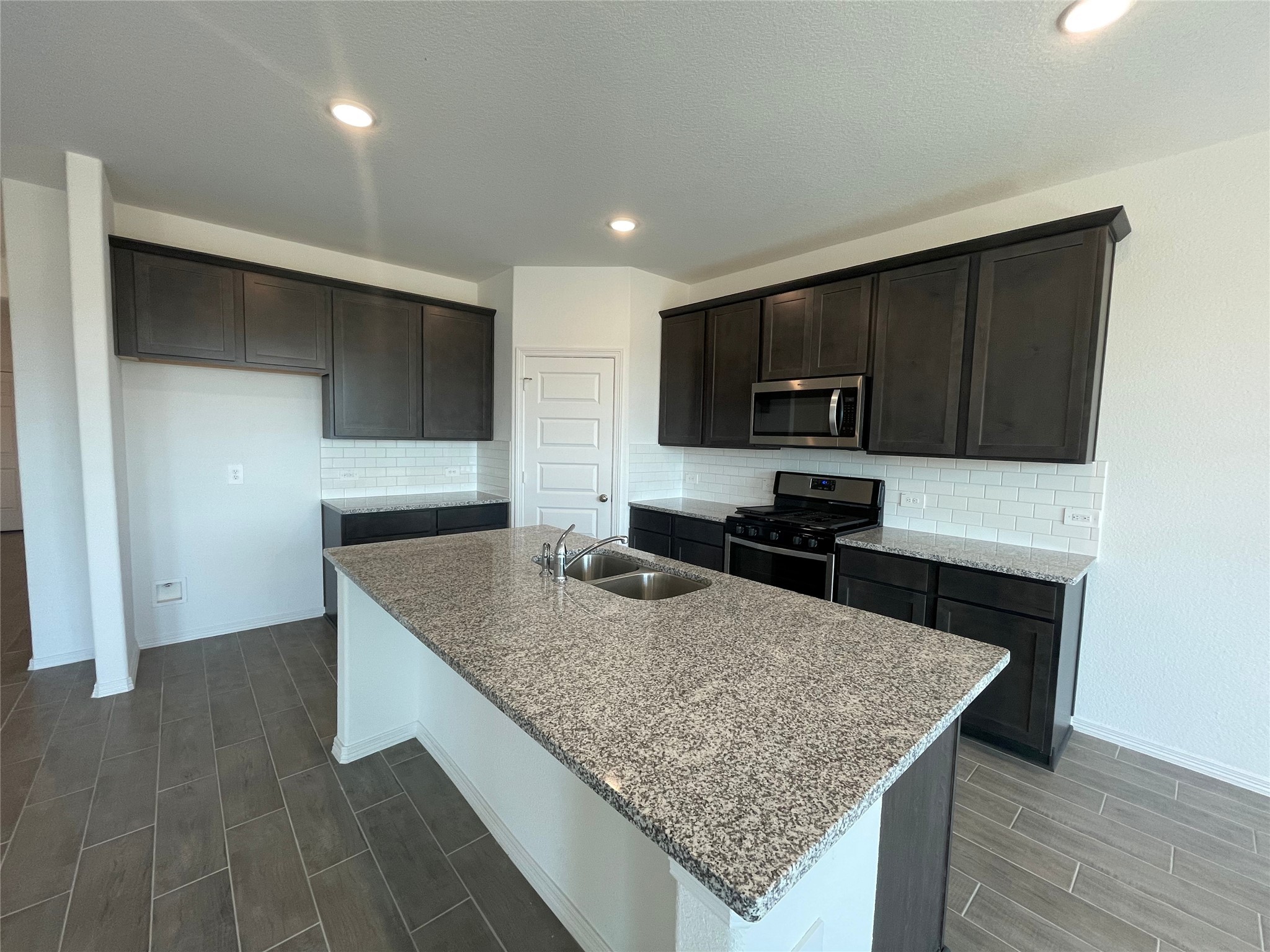 9695 Caney Trails Road Conroe, TX 77303 - Photo 11 of 15