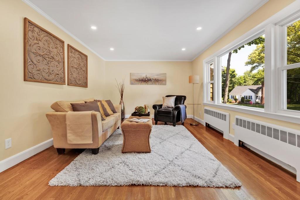 8 Swansea Road Wakefield, MA 01880 - Photo 12 of 37 Gallery Image 12