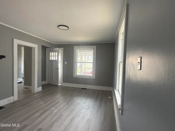 $1,750 | 2228 Guilderland Avenue, Schenectady, NY 12306