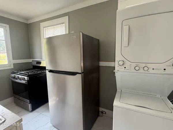 $1,750 | 2228 Guilderland Avenue, Schenectady, NY 12306