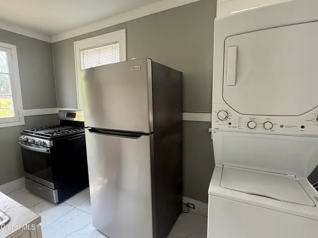 $1,750 | 2228 Guilderland Avenue, Schenectady, NY 12306