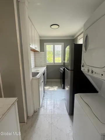 $1,750 | 2228 Guilderland Avenue, Schenectady, NY 12306