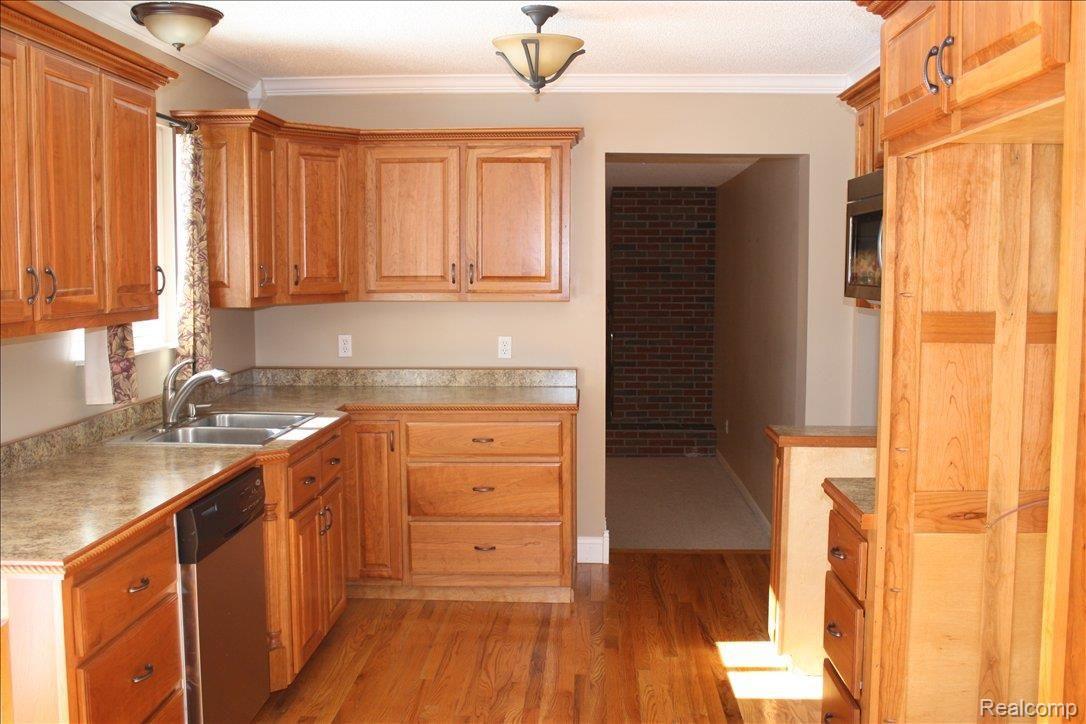 3665 Morgan Road Lake Orion, MI 48359 - Photo 2 of 12 Kitchen