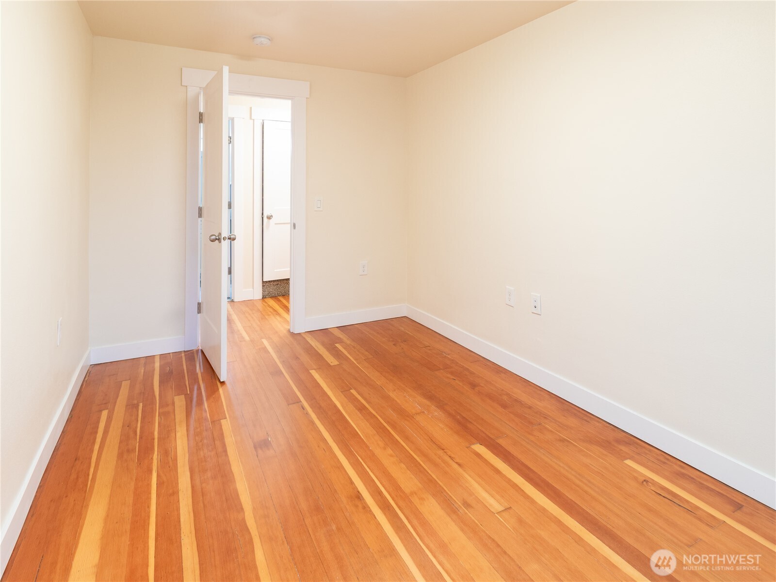 917 South Sheridan Avenue Tacoma, WA 98405 - Photo 20 of 36