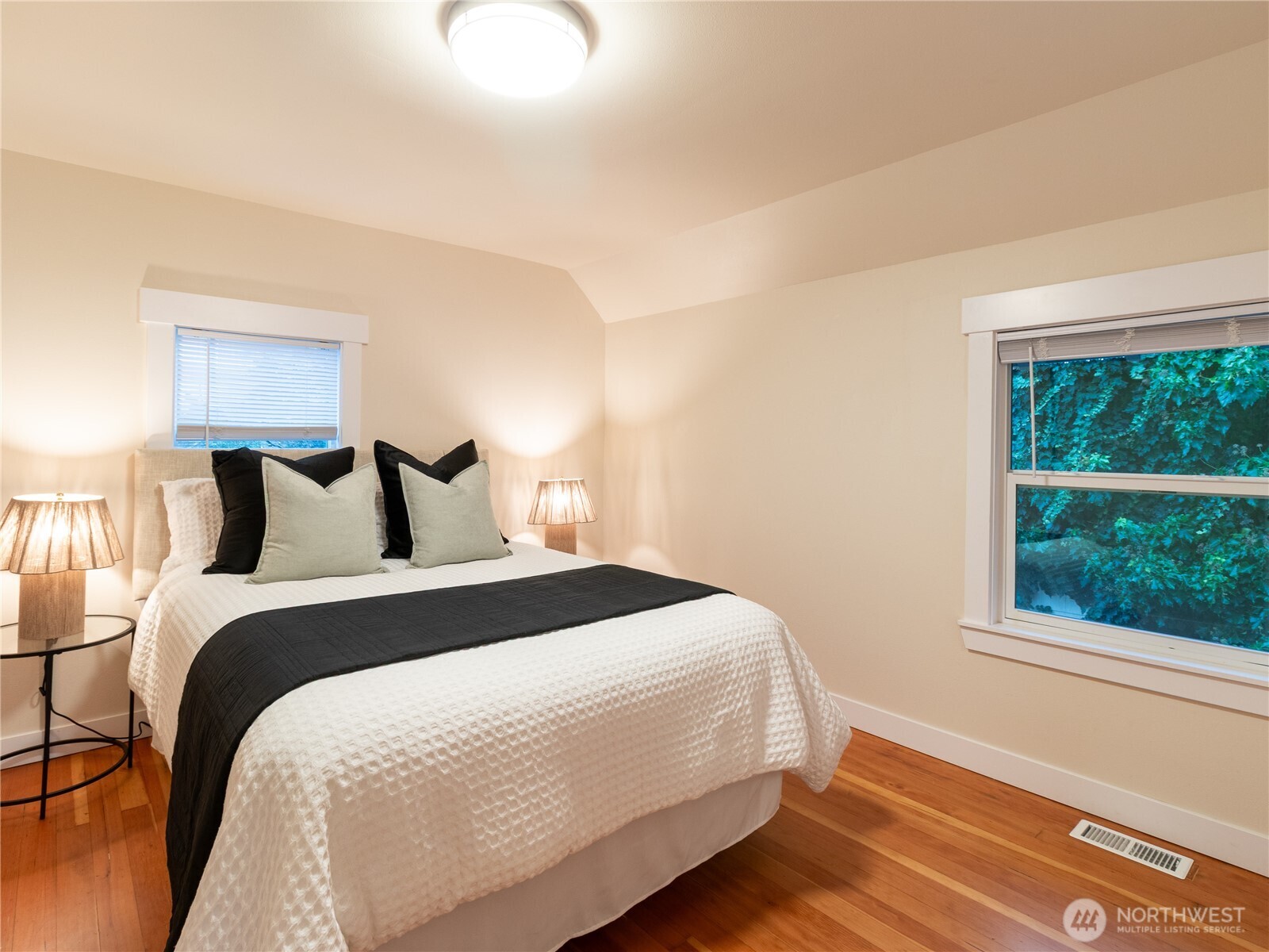 917 South Sheridan Avenue Tacoma, WA 98405 - Photo 23 of 36