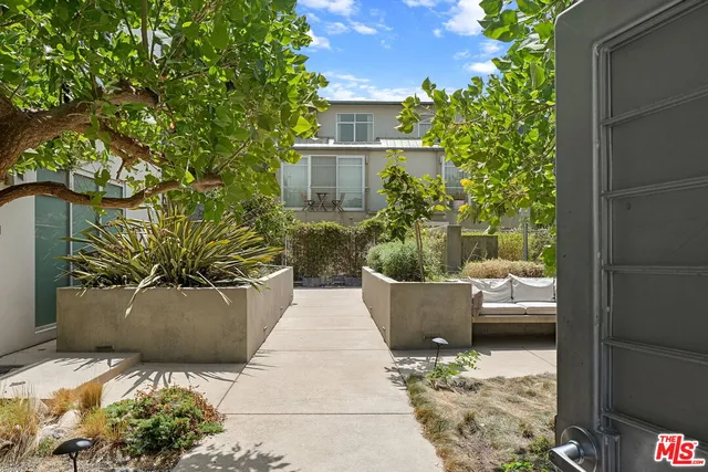 $2,596,000 | 512 Brooks Avenue, Unit 6, Venice, CA 90291