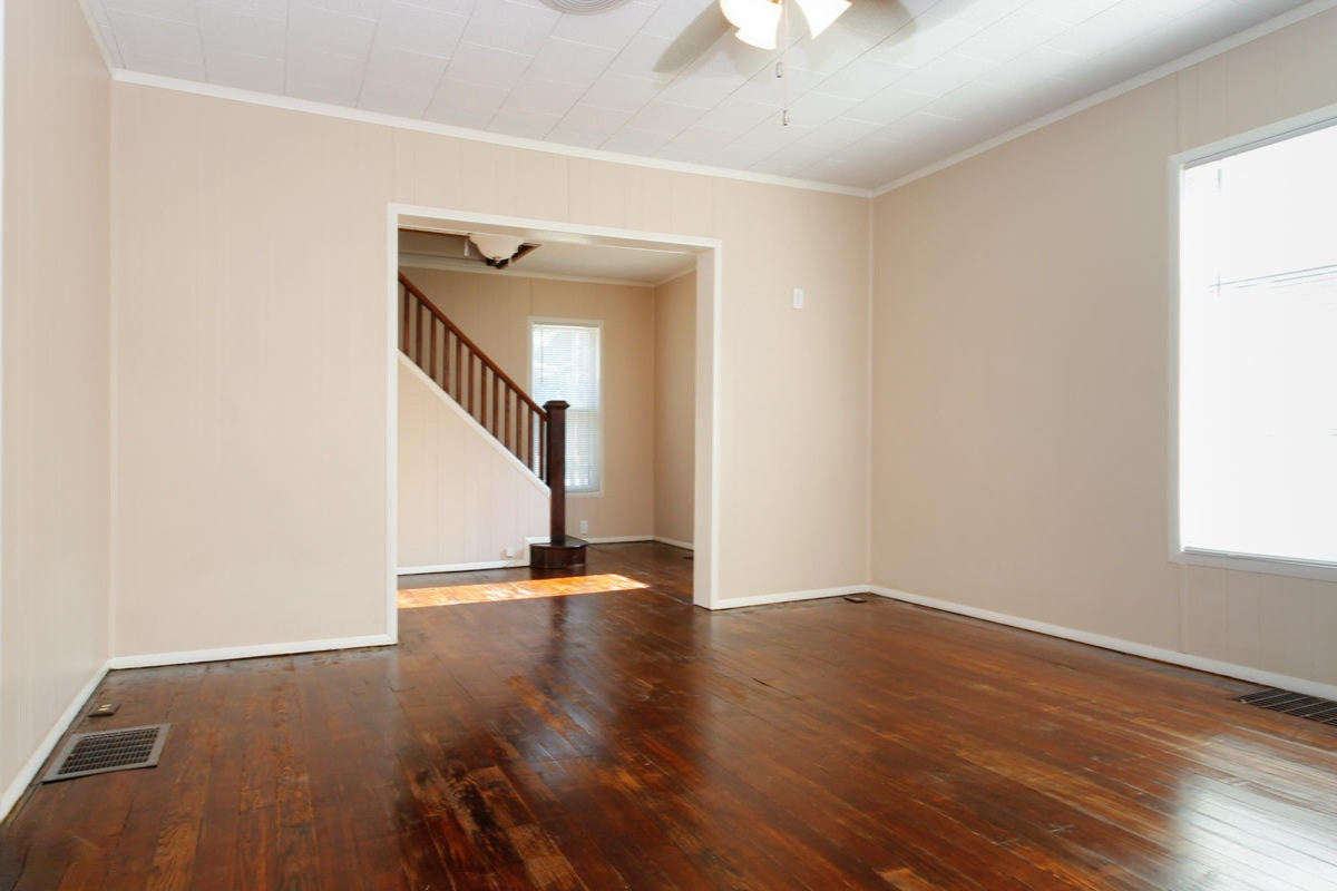 206 Middle Street Three Rivers, MI 49093 - Photo 6 of 23 206 Middle St-106