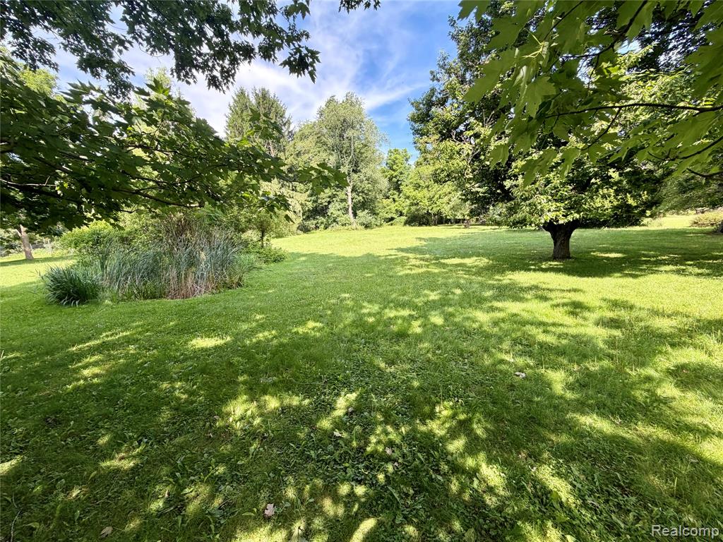 4252 Sheldon Road Rochester, MI 48306 - Photo 5 of 42 Gallery Image 5