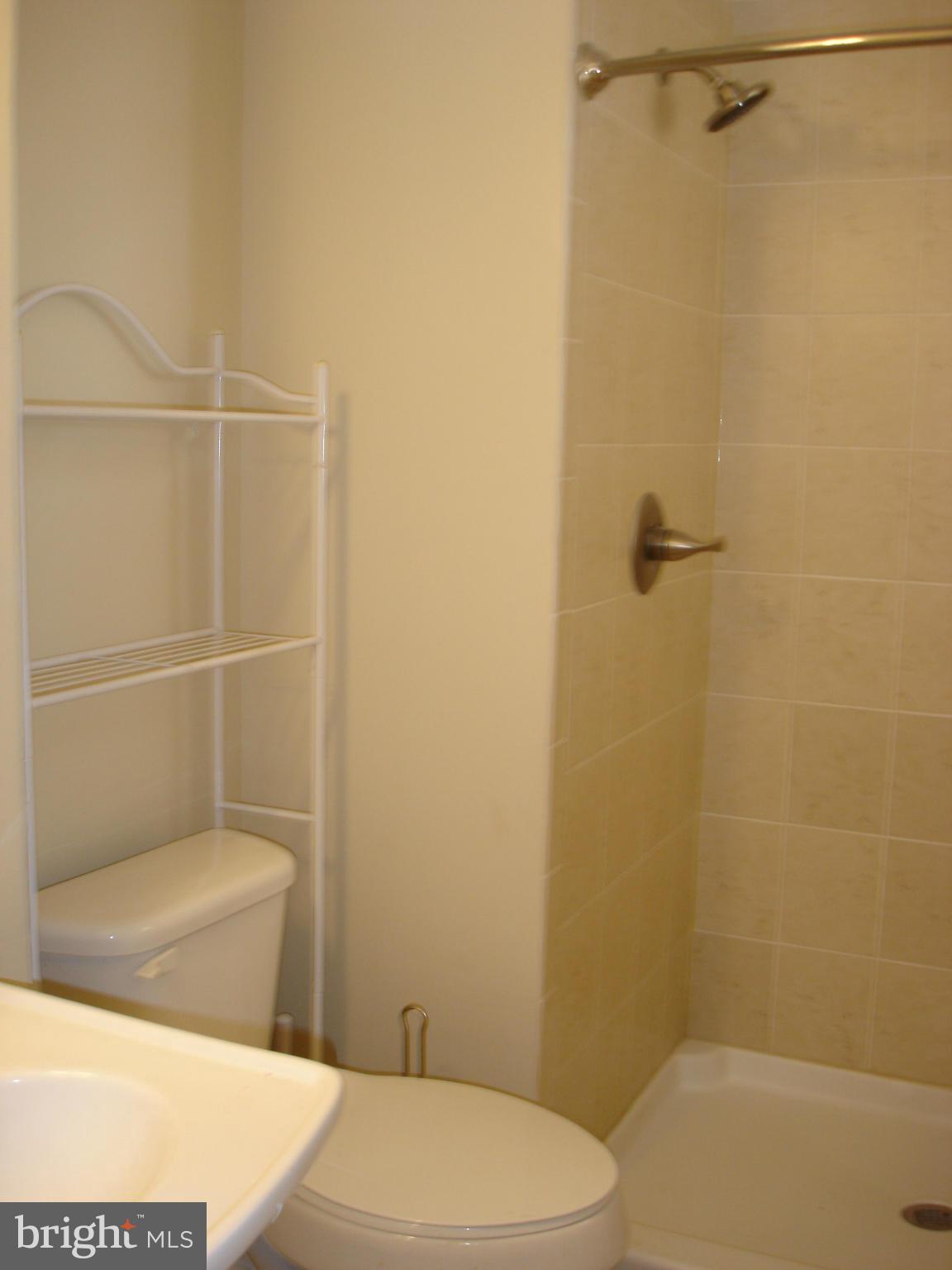4307 Lucerne Road Temple Hills, MD 20748 - Photo 17 of 27 Bath