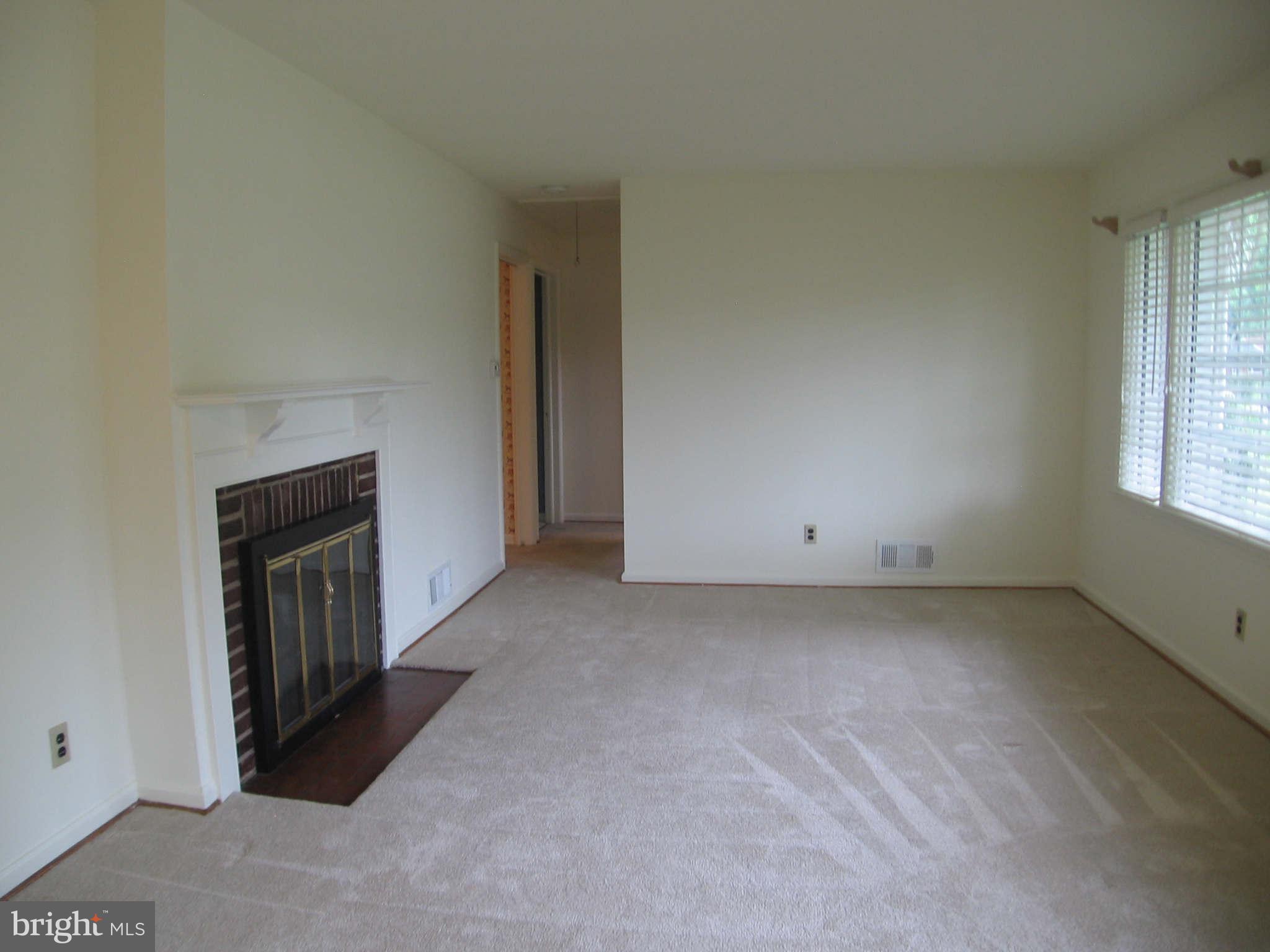 7907 Wellington Road Alexandria, VA 22308 - Photo 11 of 18 Living Room