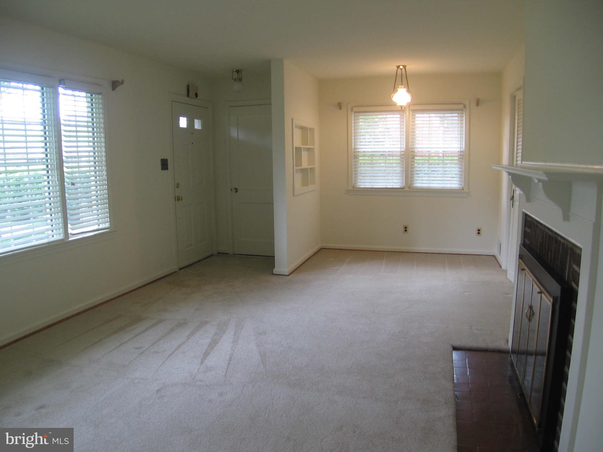 7907 Wellington Road Alexandria, VA 22308 - Photo 12 of 18 Living Room