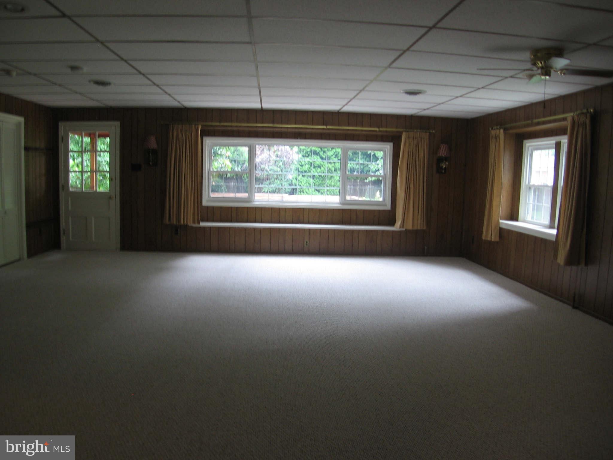 7907 Wellington Road Alexandria, VA 22308 - Photo 5 of 18 Family Room