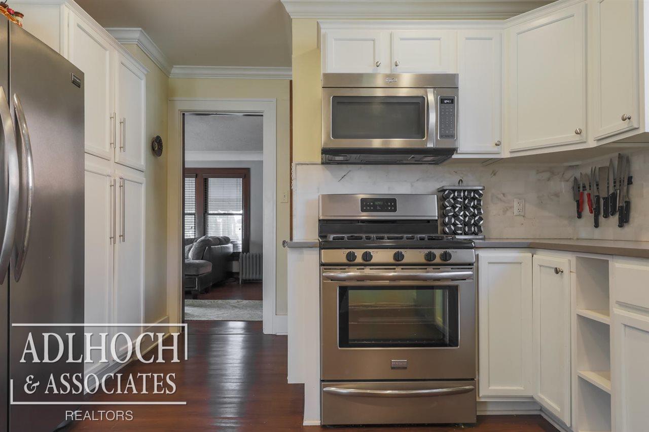 950 Rivard Boulevard Grosse Pointe, MI 48230 - Photo 5 of 23 31365890-4.JPG