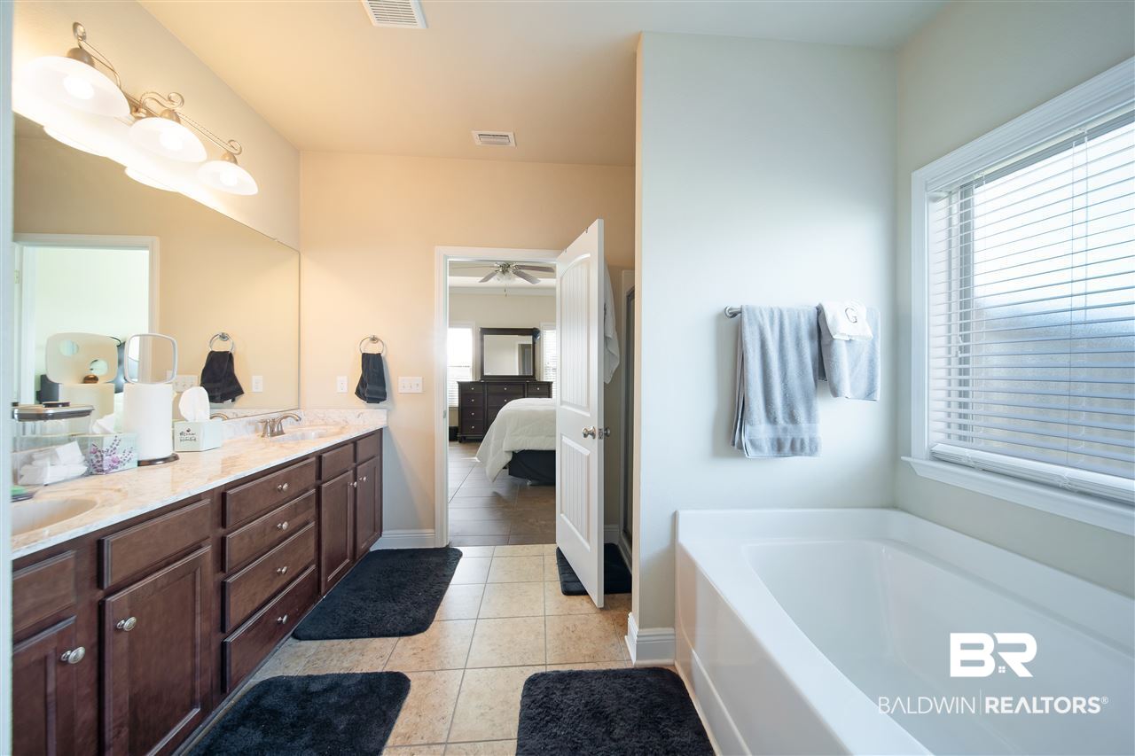 1042 Tampa Avenue Foley, AL 36535 - Photo 16 of 37