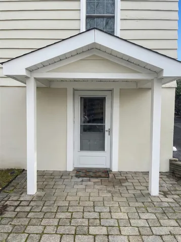 $2,100 | 14 Central Avenue North, Unit REAR, Nyack, NY 10960