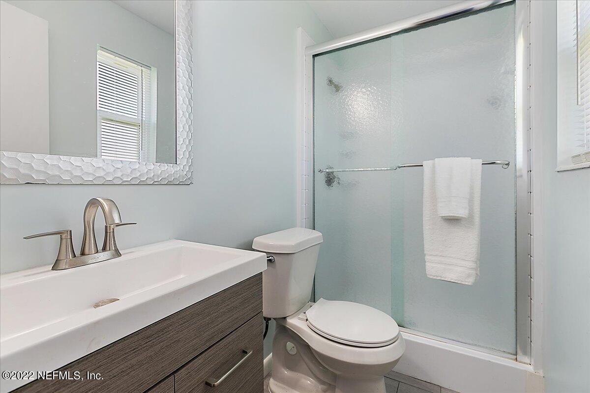 1176 Montego Road East Jacksonville, FL 32216 - Photo 11 of 20 11-Primary Bathroom
