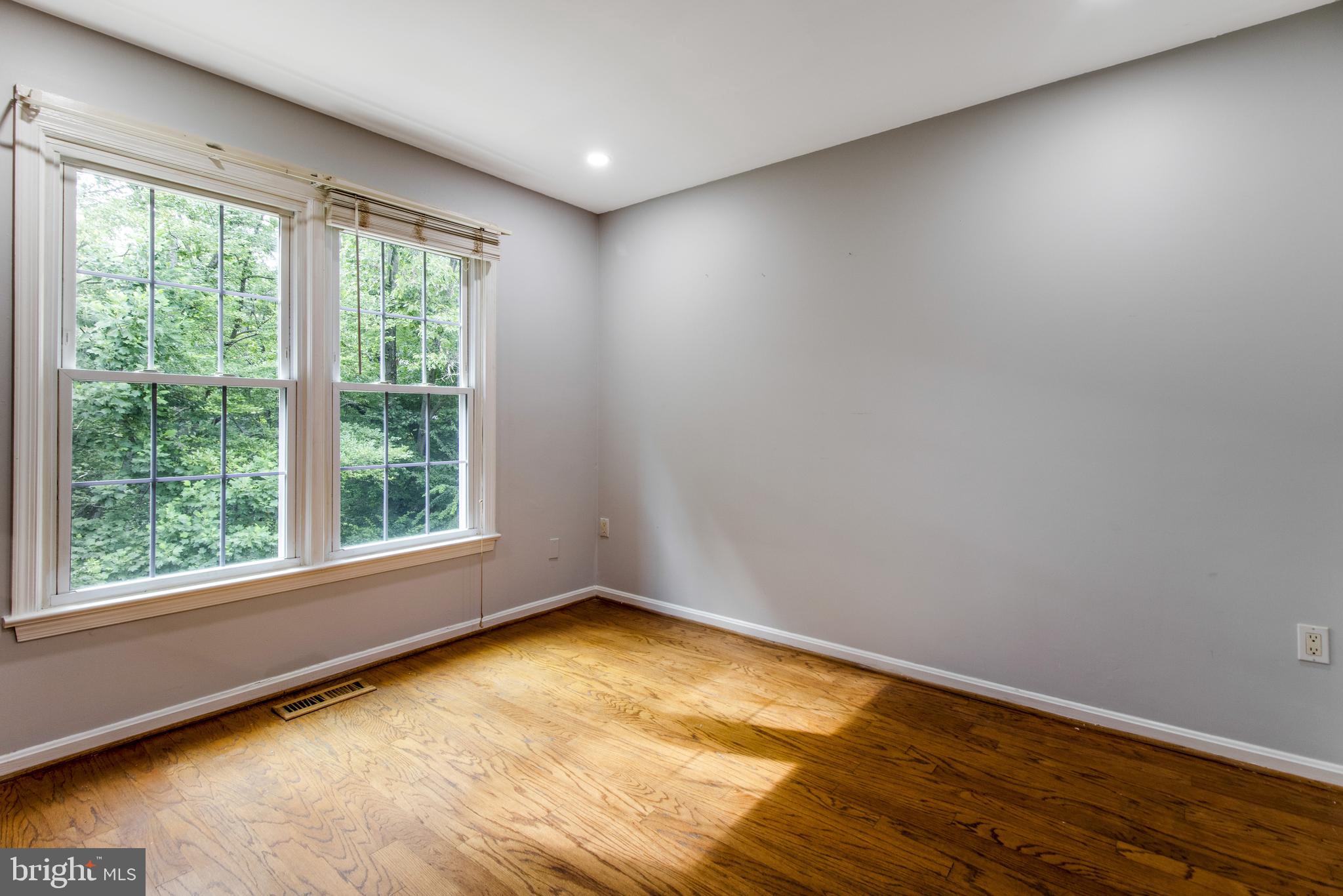 8064 Sleepy View Lane Springfield, VA 22153 - Photo 9 of 25 Gallery Image 9