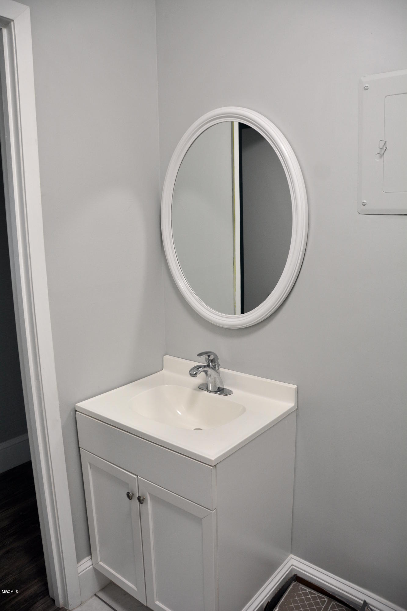 5081 Beatline Road Long Beach, MS 39560 - Photo 33 of 76 Laundry