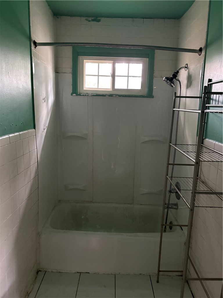 396-398 Ravine Avenue Rochester, NY 14613 - Photo 35 of 39 398 Bathroom Upstairs
