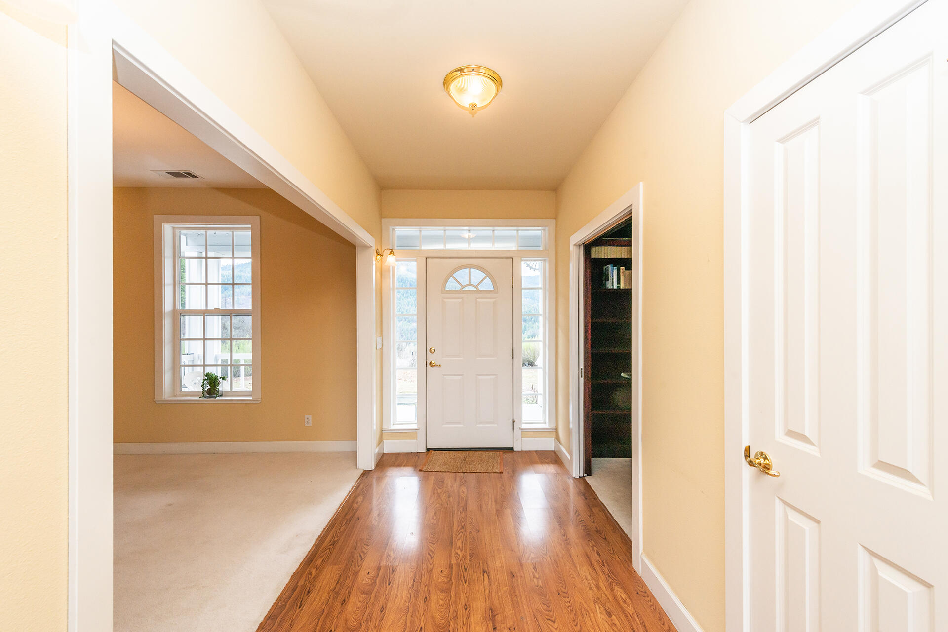 1551 Oak Ranch Road Lewiston, CA 96052 - Photo 10 of 35 a view of livingroom with hardwood floor and hallway