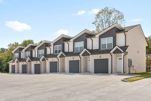 $1,300 | 317 Longshadow Trail, Unit B, Clarksville, TN 37043