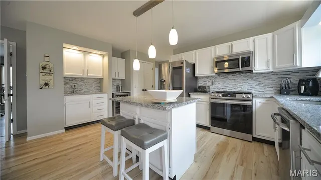 $520,000 | 6906 Wellsford Court, Oakville, MO 63129