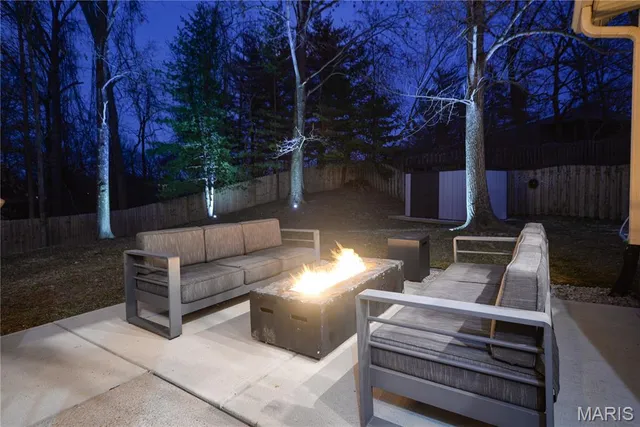 $520,000 | 6906 Wellsford Court, Oakville, MO 63129