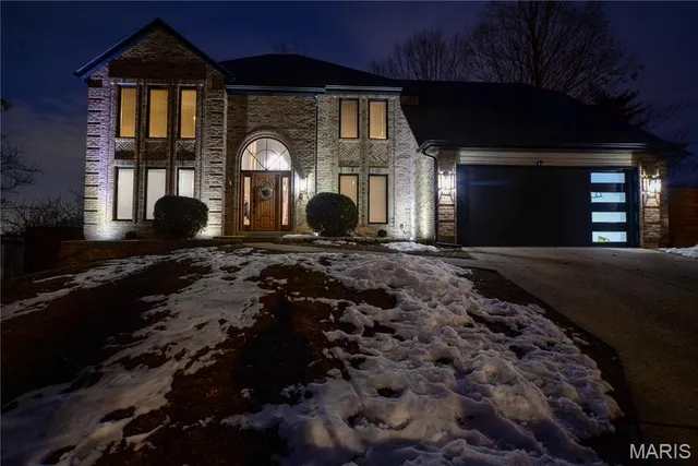 $520,000 | 6906 Wellsford Court, Oakville, MO 63129