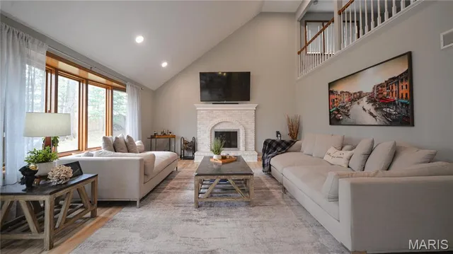 $520,000 | 6906 Wellsford Court, Oakville, MO 63129