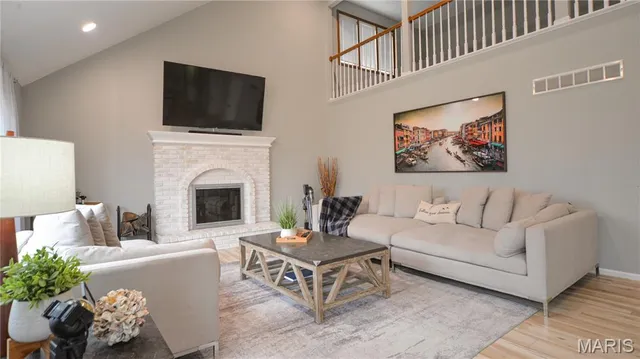 $520,000 | 6906 Wellsford Court, Oakville, MO 63129