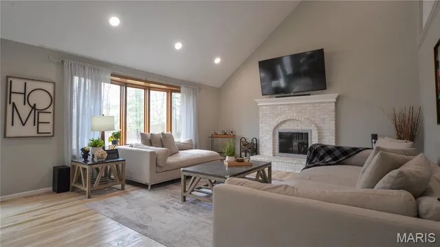 $520,000 | 6906 Wellsford Court, Oakville, MO 63129