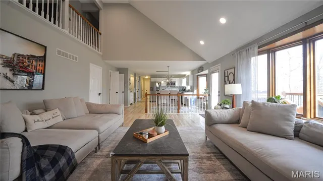 $520,000 | 6906 Wellsford Court, Oakville, MO 63129