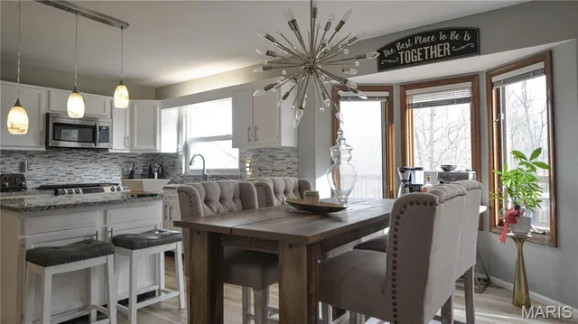 $520,000 | 6906 Wellsford Court, Oakville, MO 63129