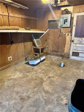 $45,000 | 303 South Commercial Street, Windsor, MO 65360