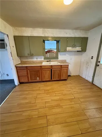 $45,000 | 303 South Commercial Street, Windsor, MO 65360