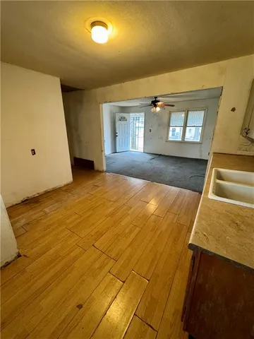 $45,000 | 303 South Commercial Street, Windsor, MO 65360