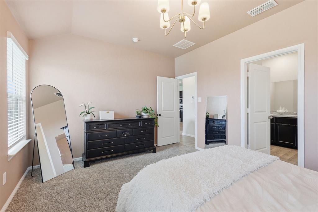 9200 Desertrock Road Fort Worth, TX 76131 - Photo 16 of 36