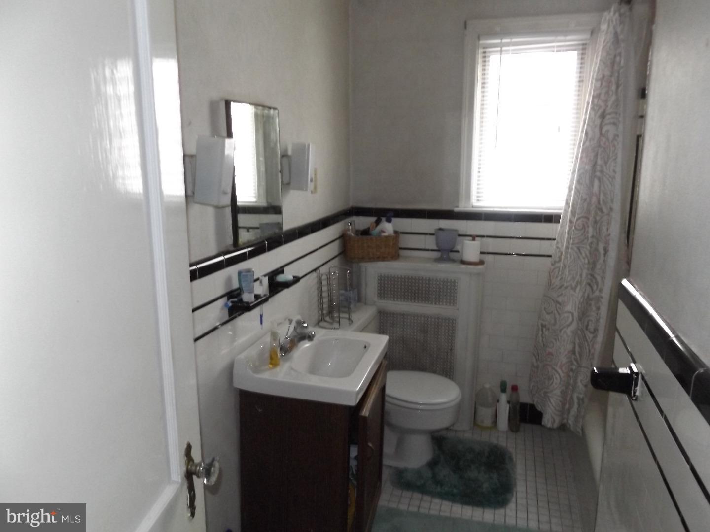 234 Maypole Road Upper Darby, PA 19082 - Photo 11 of 16