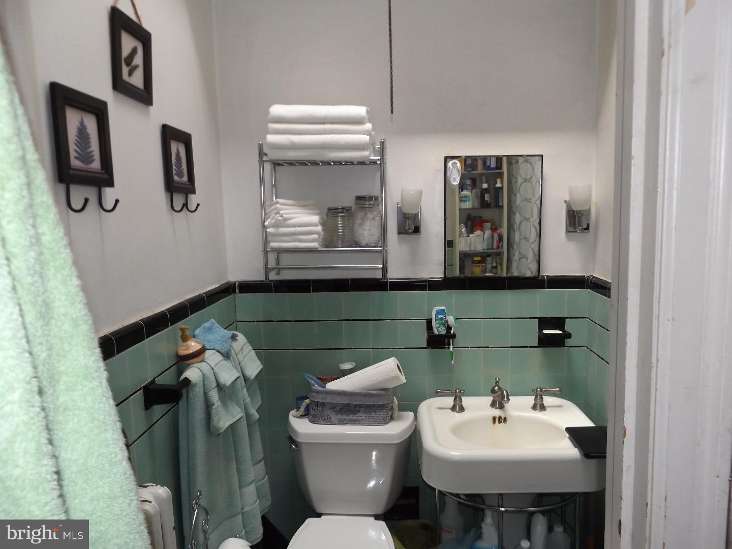 234 Maypole Road Upper Darby, PA 19082 - Photo 9 of 16