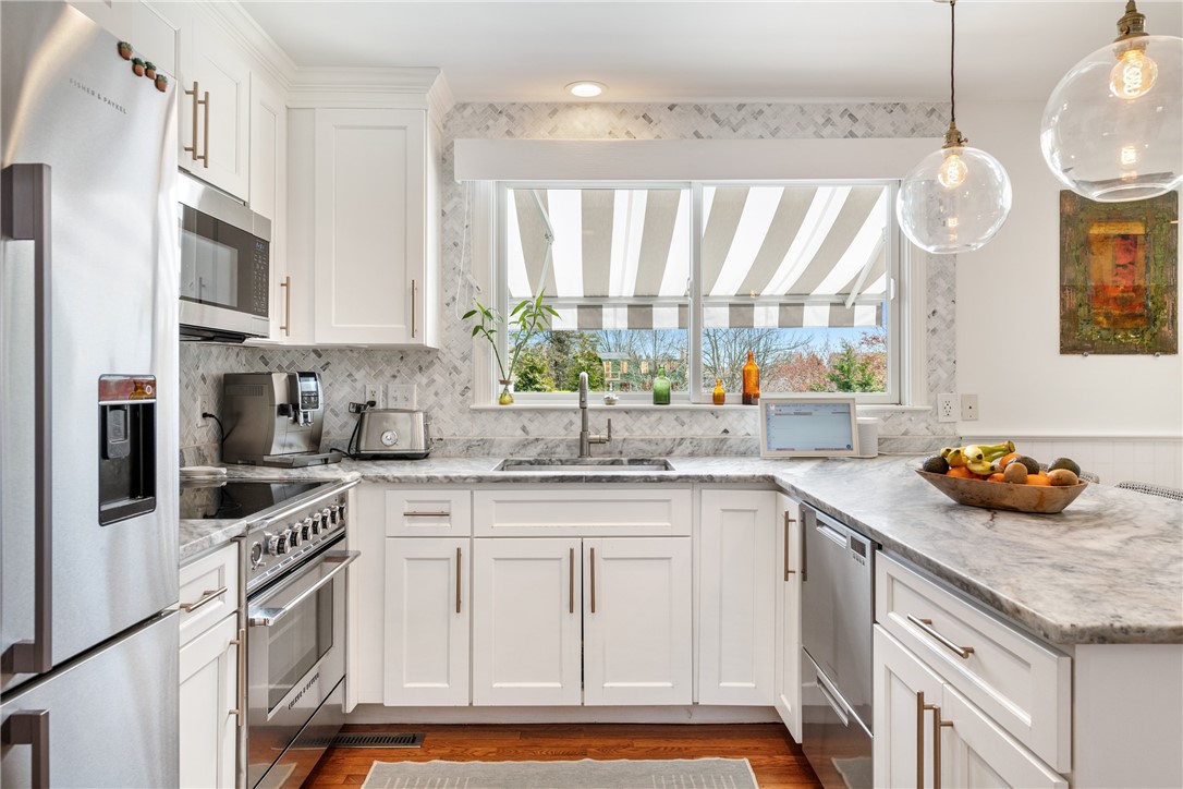 7 Maloney Lane Middletown, RI 02842 - Photo 11 of 35 Gallery Image 11