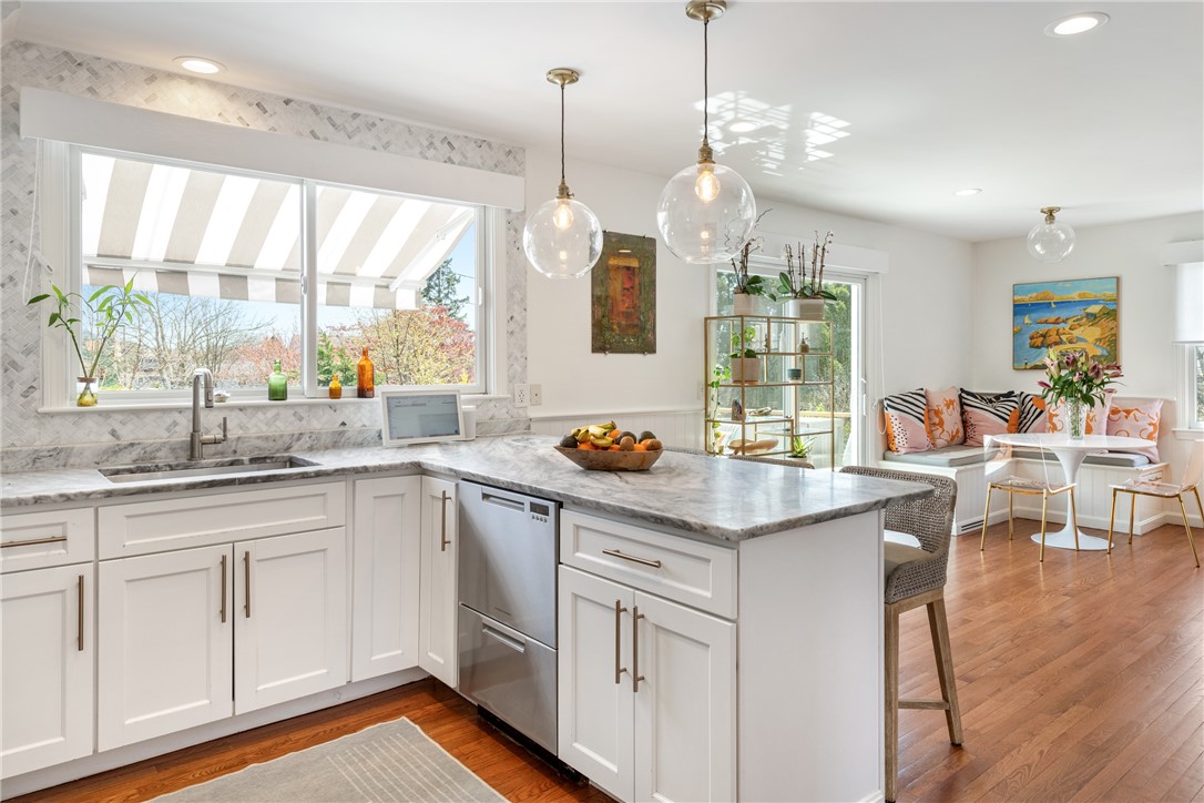 7 Maloney Lane Middletown, RI 02842 - Photo 2 of 35 Gallery Image 2