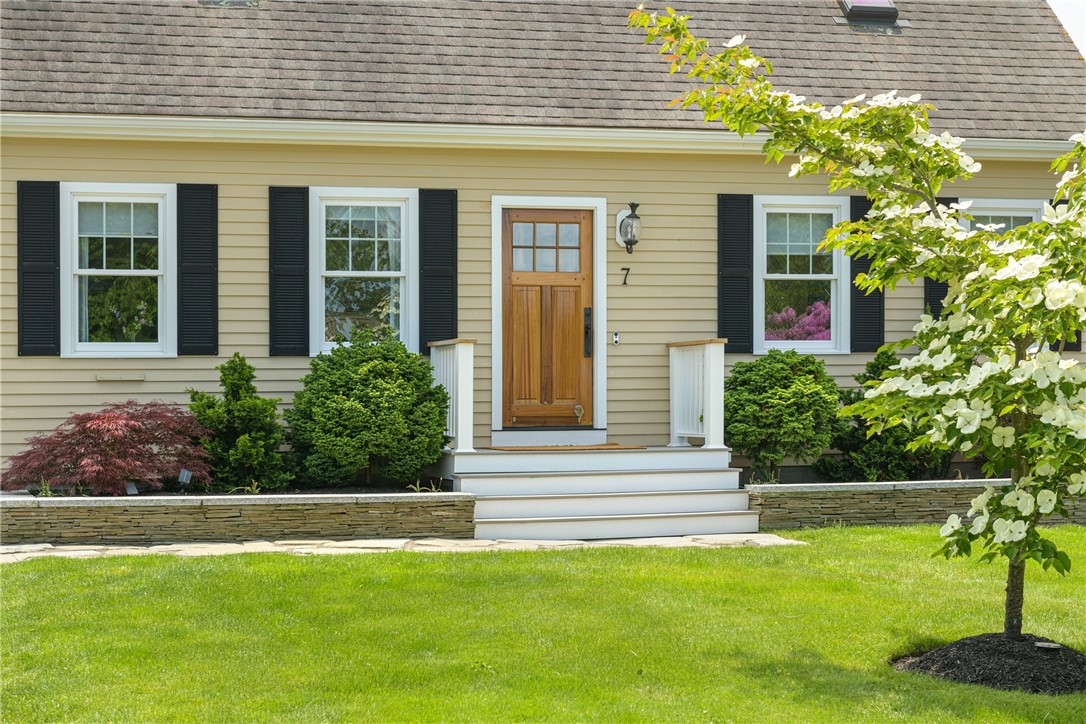 7 Maloney Lane Middletown, RI 02842 - Photo 34 of 35 Gallery Image 34