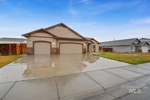 $420,000 | 640 Southwest Miner Street, Mountain Home, ID 83647