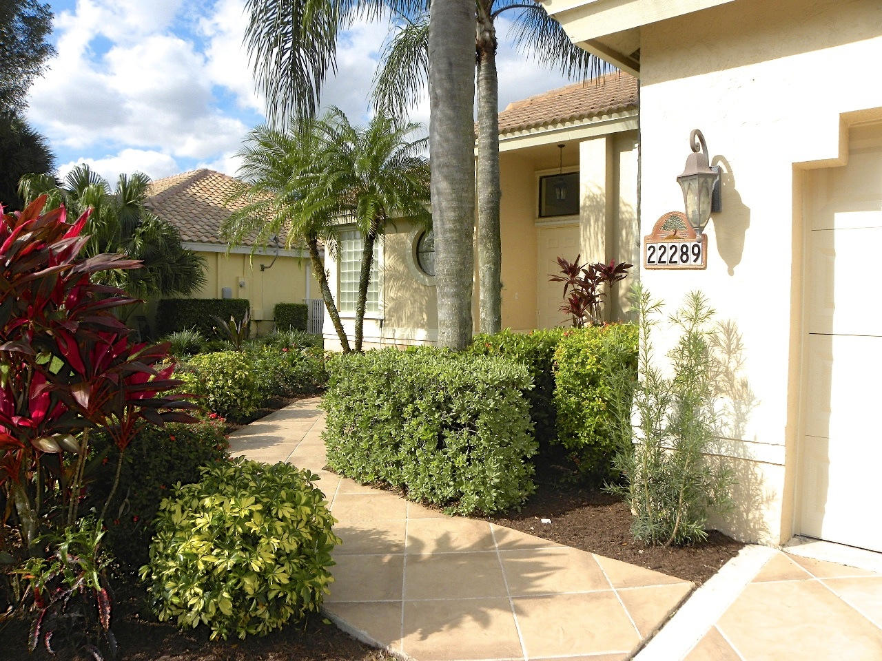 22289 Holcomb Place Boca Raton, FL 33428 - Photo 2 of 43 Front Walkway