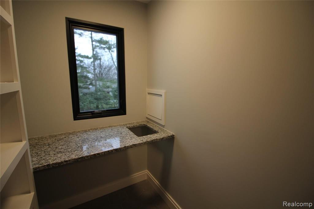 1636 Derby Road Birmingham, MI 48009 - Photo 31 of 46