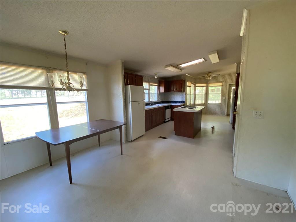 978 Matheson Road Hiddenite, NC 28636 - Photo 5 of 14 Gallery Image 5